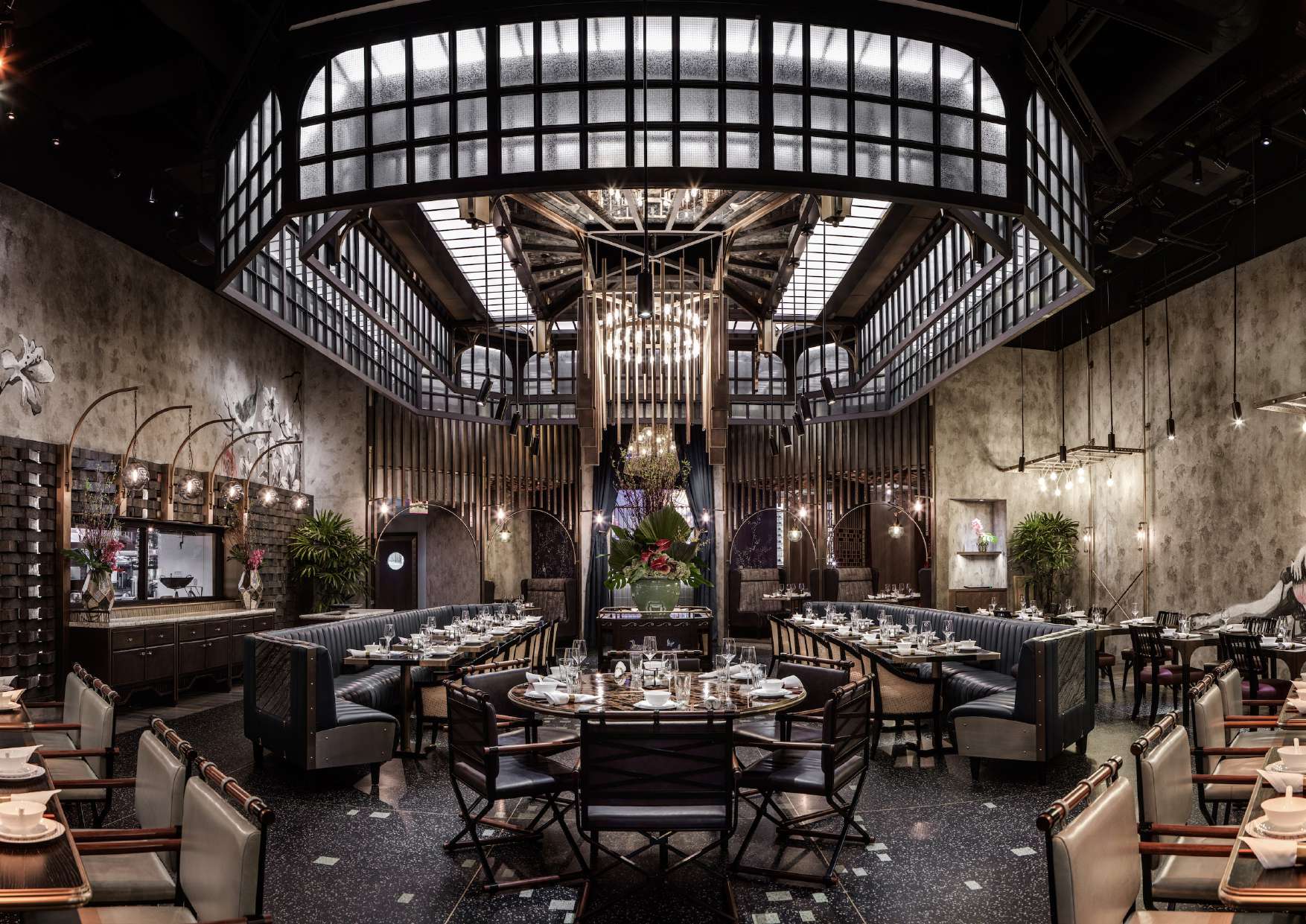 Mott 32 Hollywood image